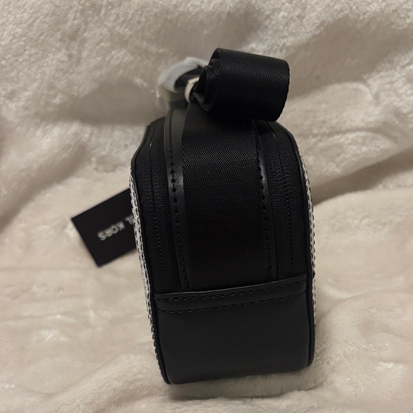 NWT Michael Kors White and Black Signature MK Camera Bag - Picture 3 of 12